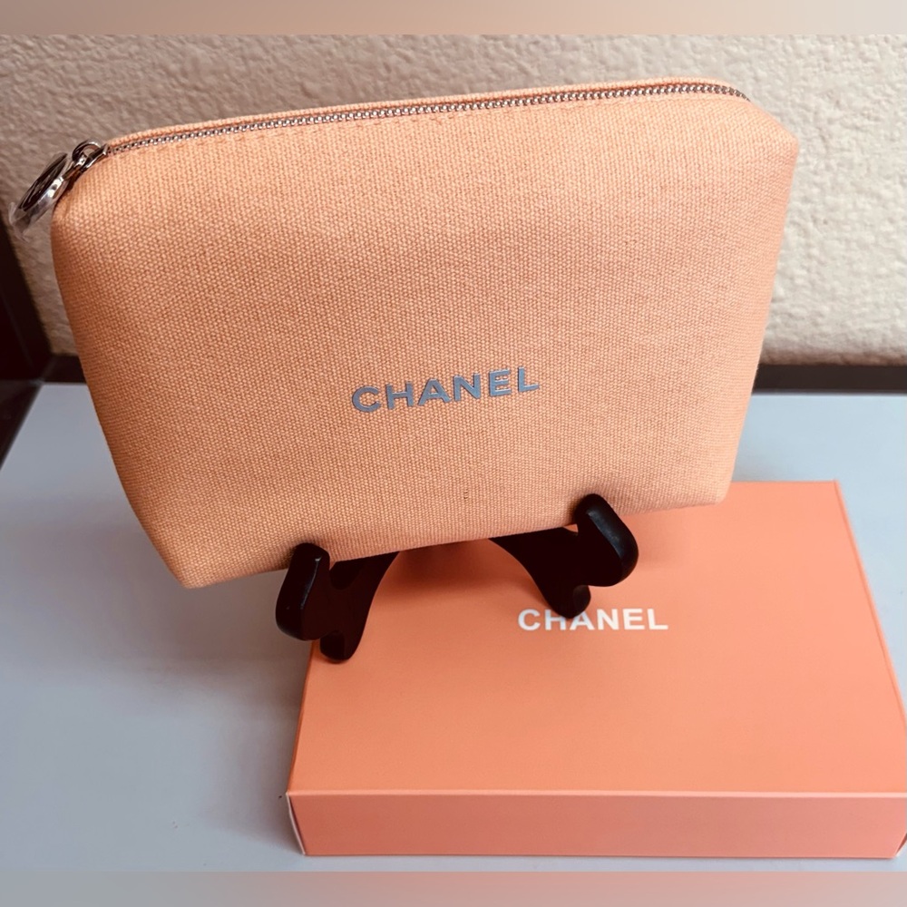 BEAUTY BUNDLE - Picture 3 of 6